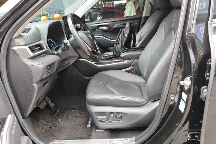 Used Toyota Highlander 2022 Dual-Engine 2.5L Four-Wheel Drive Prestige Version 7 Seats
