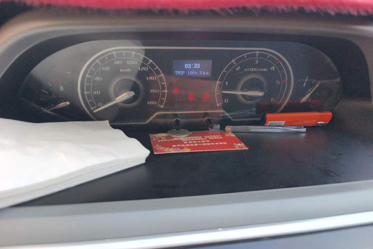 Used SAIC MAXUS Xintu V80 2021 2.0T Manual Classic Aoyuntong Short Wheelbase Mid-Roof 5/6-Seater
