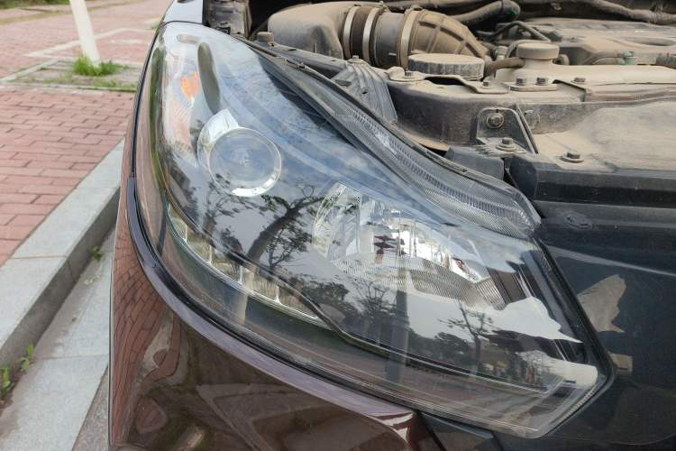 Used JMC Baodian 2022 2.5T Diesel Two-Wheel Drive Comfort Edition Long Wheelbase JX4D25A6L Right Front Headlight