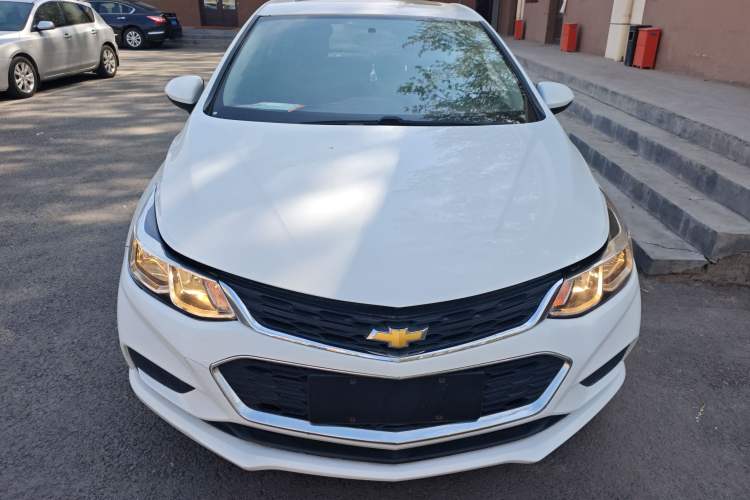Used Chevrolet Cruze 2017 1.5L Automatic Pioneer Sunroof Edition Front