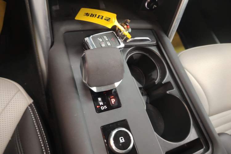 Used Land Rover Discovery 2021 360 PS R-Dynamic SE