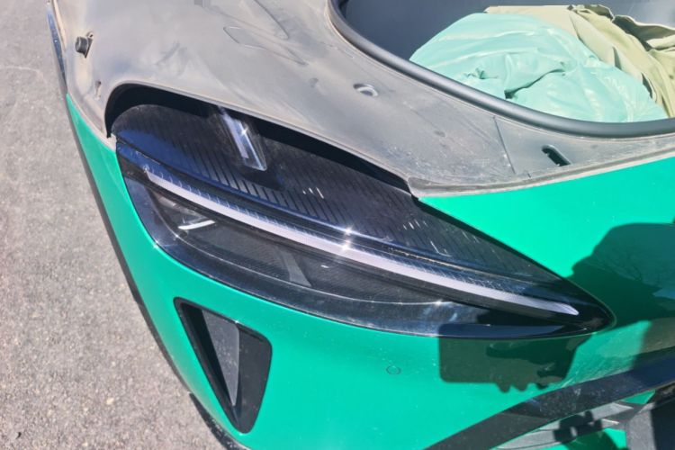 Used Xiaomi Auto YU7 2025 Ultra-Long Range High-Performance All-Wheel-Drive Max Edition Right Front Headlight