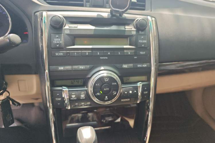 Used Toyota Reiz 2010 2.5V Fengdu Elite Edition Audio And AC Panel