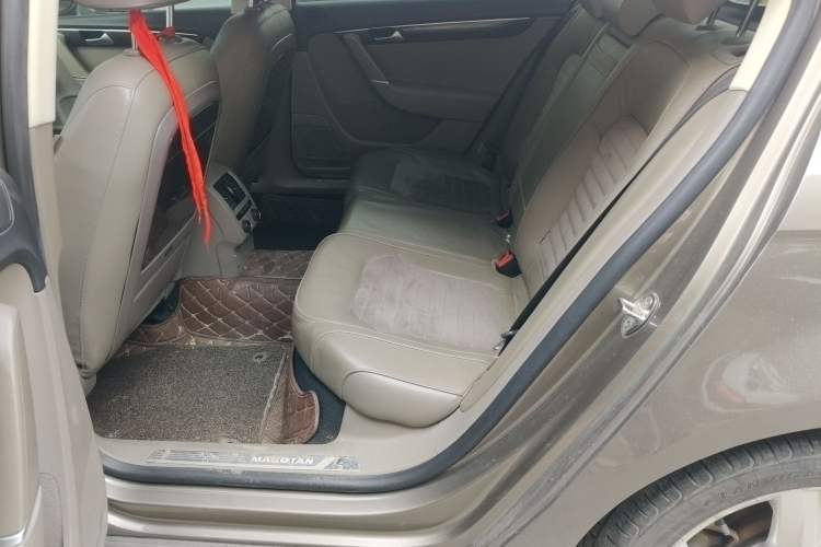 Used Volkswagen Magotan 2015 2.0 TSI Prestige Model Left Rear Seat