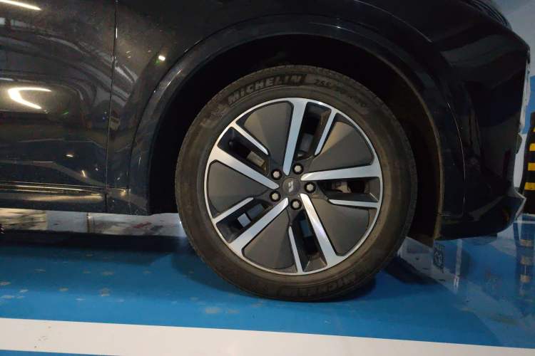 Used Li Auto L8 2024 Pro Model
