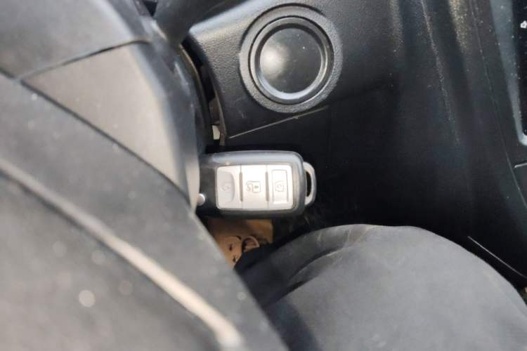 Used Dongfeng Fengon 380 2022 1.5L Standard Edition 7-Seater Passenger Vehicle Vehicle Key