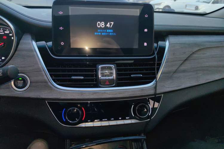 Used Baojun 730 2019 1.5T CVT Flagship Model 7 Seats China VI Emission Standard
