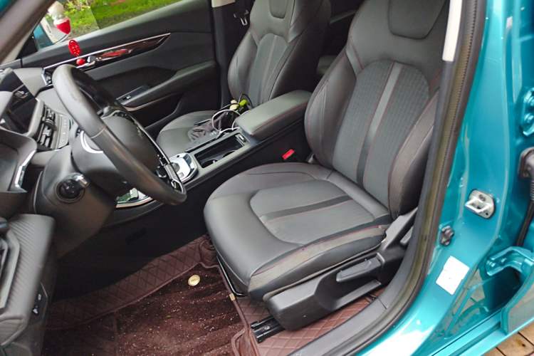 Used Dongfeng Aeolus Yixuan 2020 230T Automatic Xuan Yue Track Edition Left Front Seat