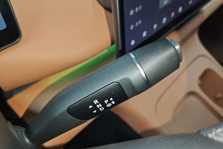 Used Leapmotor C16 2024 Range-Extended 200 LiDAR Edition Gear Lever