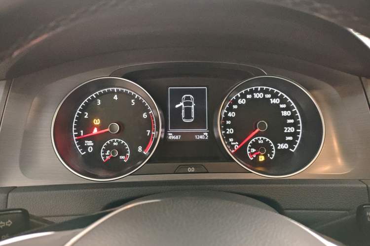 Used Volkswagen Golf 2016 230TSI Automatic Luxury Version
