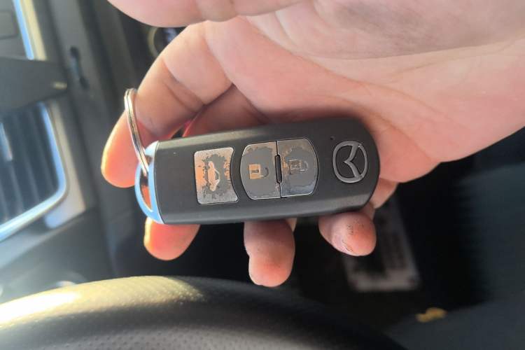 Used Mazda 3 Axela 2014 Sedan 1.5L Automatic Luxury Model
