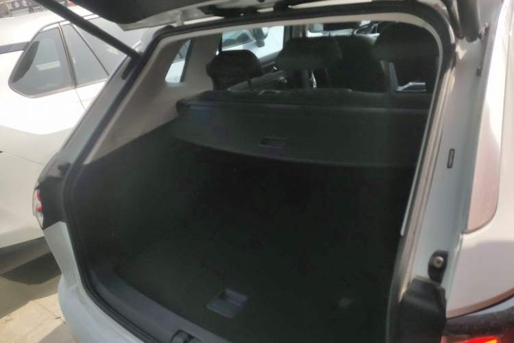 Used Volkswagen Tayron 2023 300TSI Two-Wheel-Drive Luxury Plus Advanced Edition Trunk