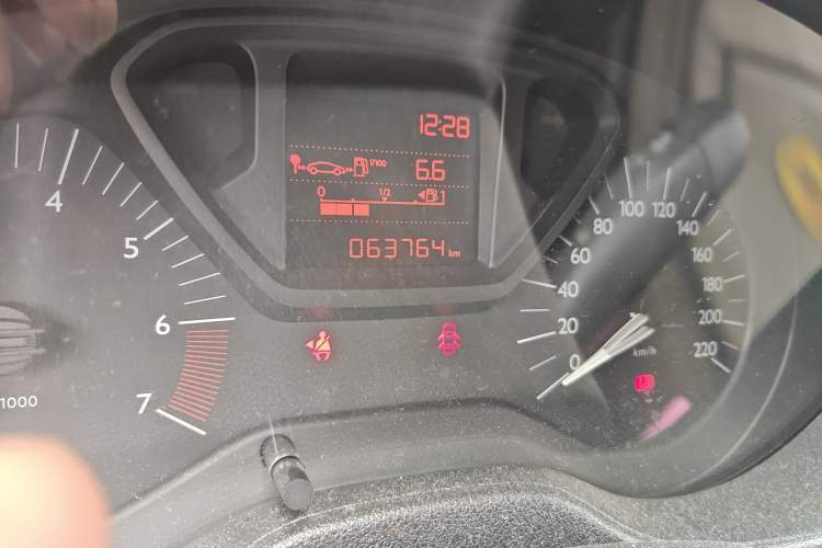 Used Citroen Elysee 2016 1.6L Manual Fashion Edition Odometer Close Up