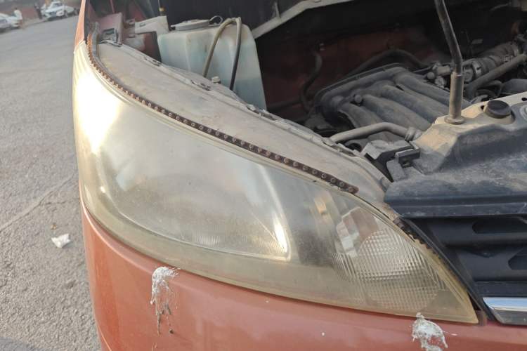 Used Nissan NV200 2010 1.6L Luxury Model Right Front Headlight