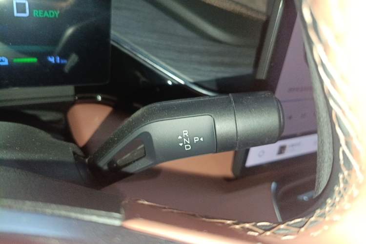 Used Geely Galaxy L6 2025 EM-i 60km Exploration Edition Gear Lever