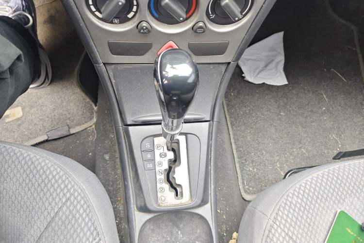 Used Dongfeng Aeolus H30 2010 1.6L Automatic ZunYa Trim