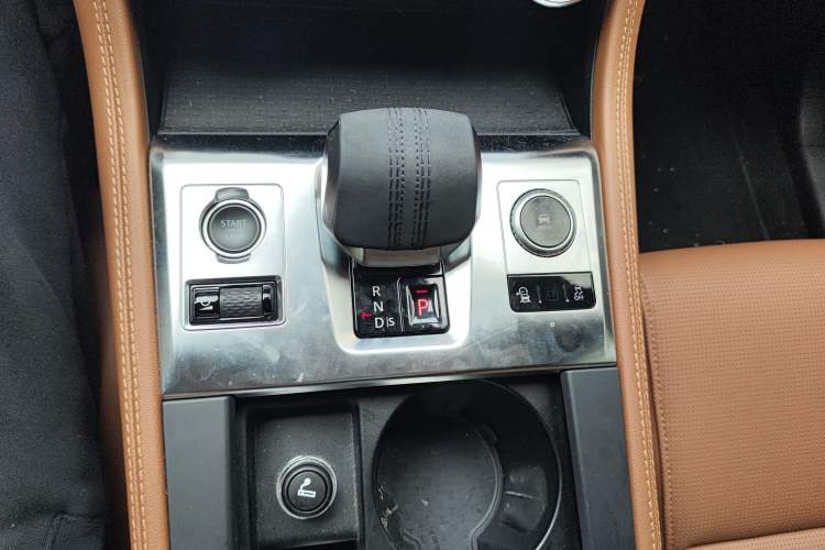 Used Jaguar F-PACE 2022 P250 R-Dynamic BLACK
