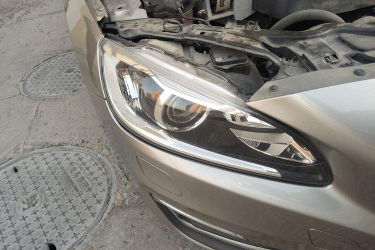 Used Volvo S60 2016 S60L T5 Intelligent Drive Edition Right Front Headlight