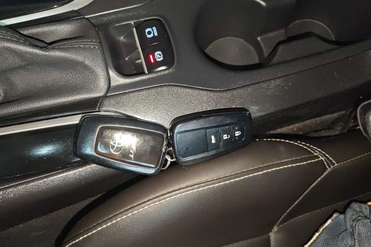 Used Toyota Levin 2019 185T CVT Luxury Edition China VI Standard Vehicle Key