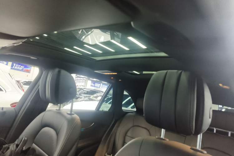 Used Mercedes-Benz GLC 2019 Refreshed GLC 300 L 4MATIC Dynamic Edition
