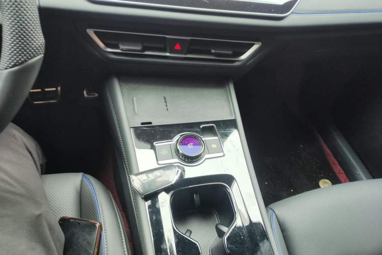 Used Volkswagen Tiguan L 2026 Model, PRO 380TSI Two-Wheel Drive R-Line Smart Leading Edition
