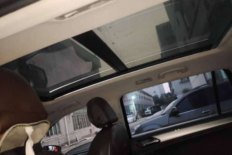 Used Volkswagen Tiguan L 2018 330TSI Automatic Two-Wheel Drive Luxury Edition Headliner