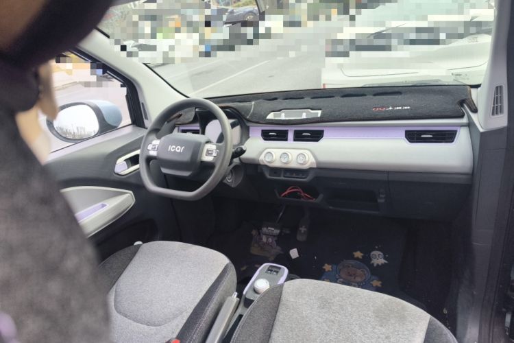 Used Chery QQ Ice Cream 2022 120km Conical Shape Lithium Iron Phosphate Center Console