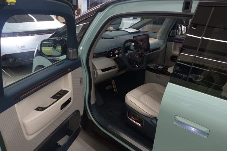 Used Zeekr MIX 2025 Long-Range Intelligent Driving Edition Driver Seat