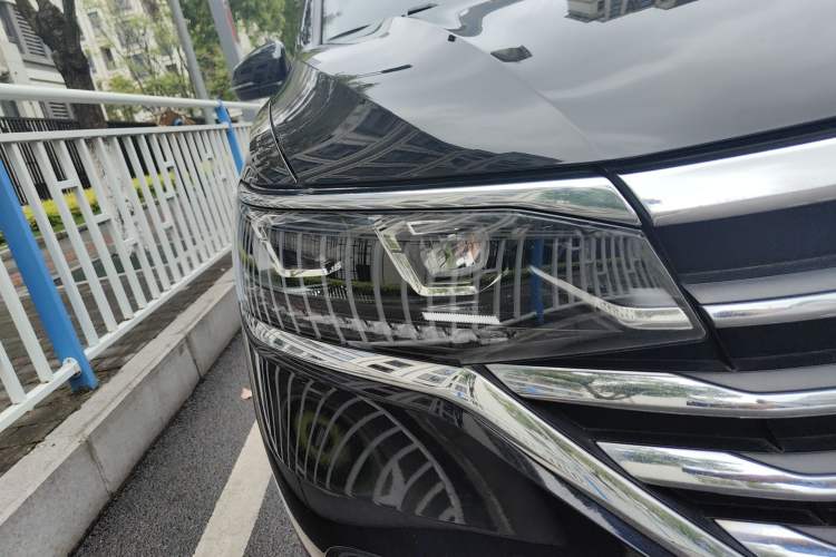 Used Volkswagen Viloran 2020 330TSI Luxury Edition
