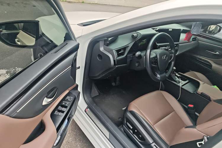 Used Lexus ES 2022 300h Excellence Edition