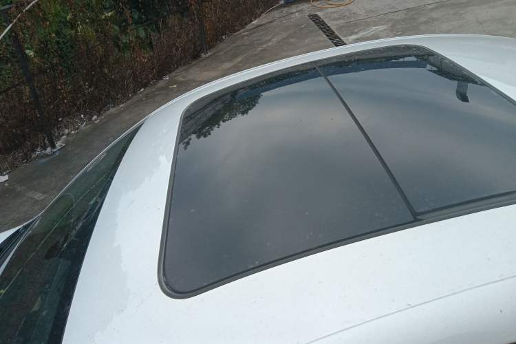 Used Roewe D7 2023 DMH 125km Excellence Edition Roof