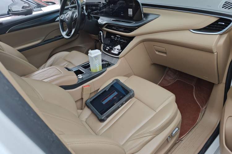 Used Buick GL8 2021 ES Land Cruiser 653T Luxury Edition Right Front Seat