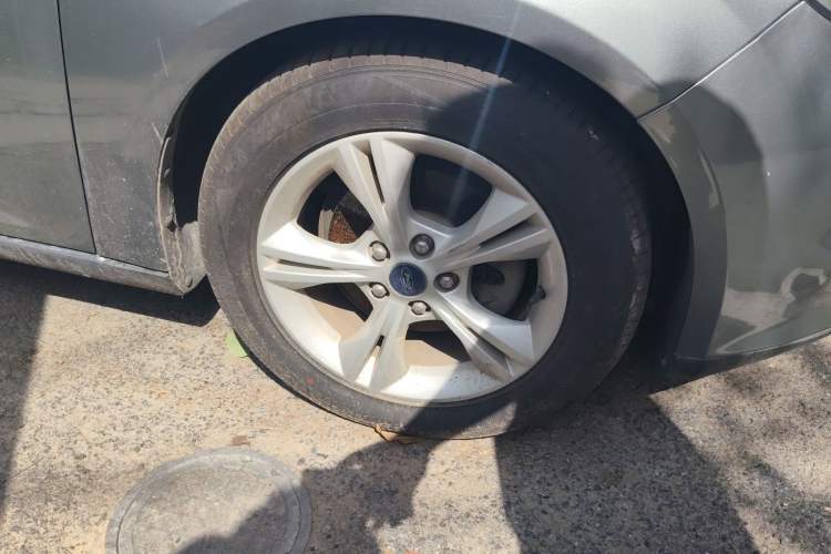 Used Ford Focus 2012 Sedan 1.6L Automatic Fashion Edition