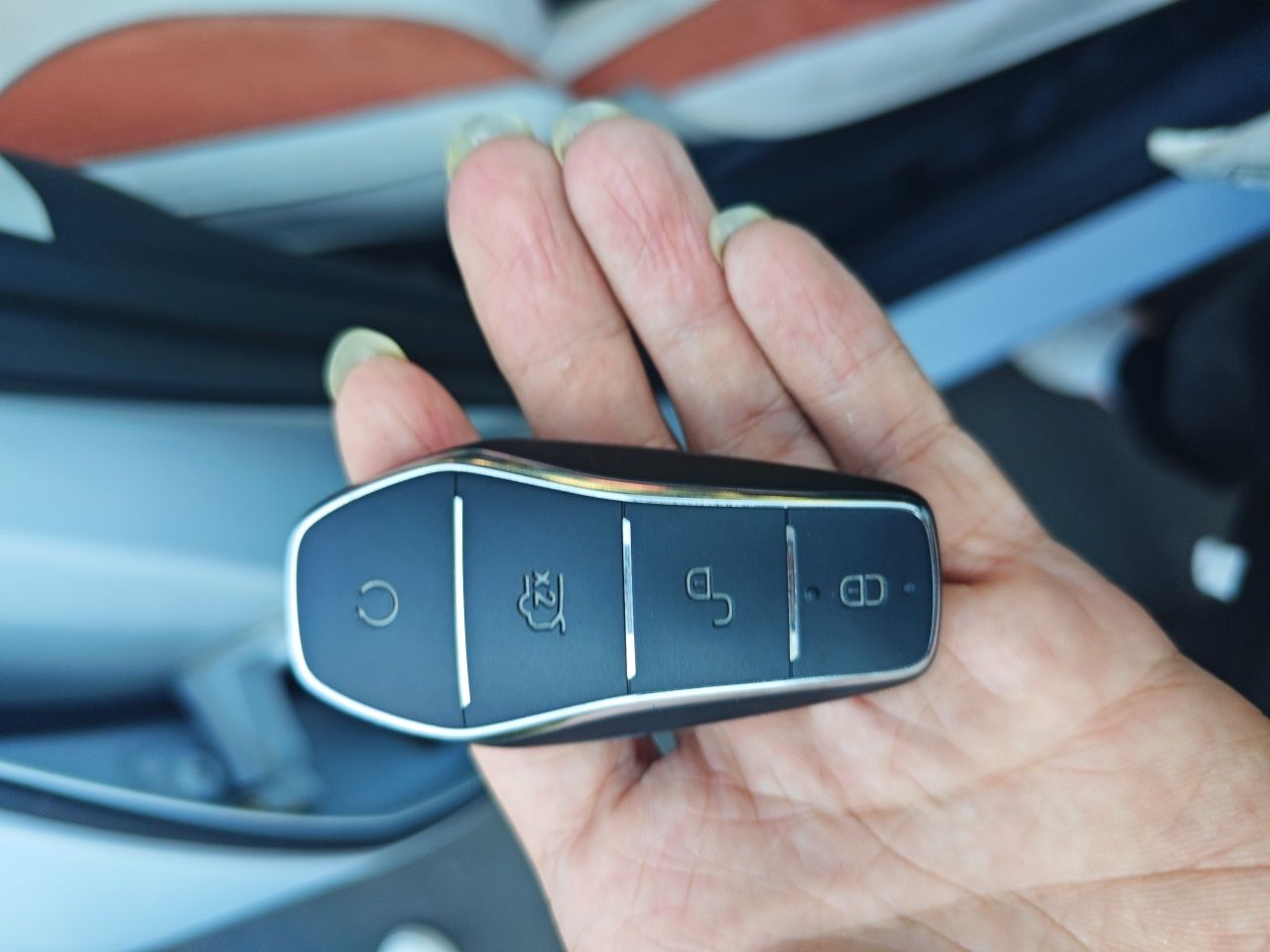 BYD Yuan UP 2025 Model 301KM Leading Version — снимка 20