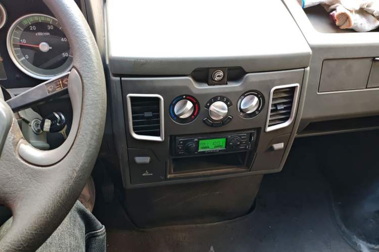 Used Iveco Daily 2009 2.5T-A35 7-Seater
