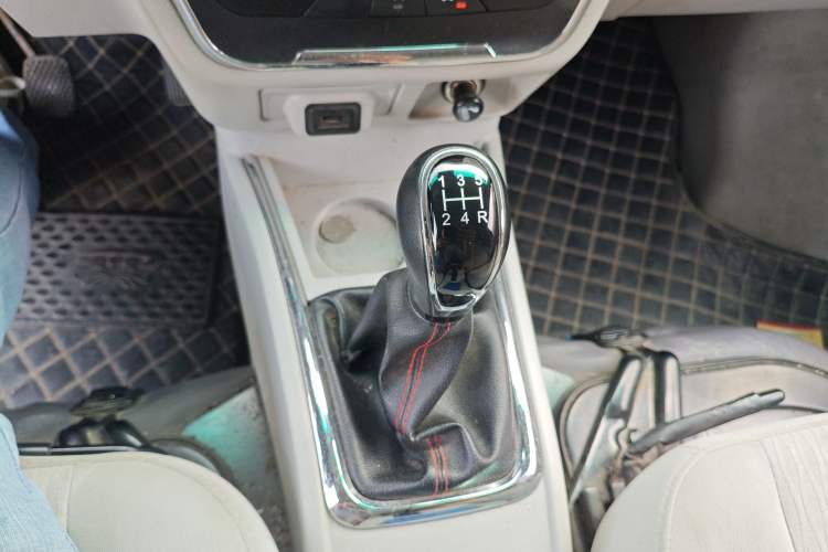 Used Jinbei New Hiace S 2023 1.5L Wealth Edition Van 2/5-Seater Non-Air-Conditioned Version SWC15M Gear Lever