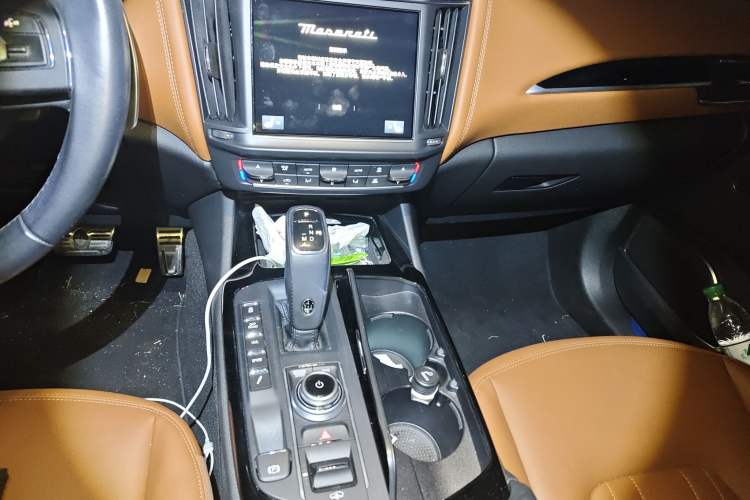 Used Maserati Levante 2021 3.0T Standard Edition Gear Lever