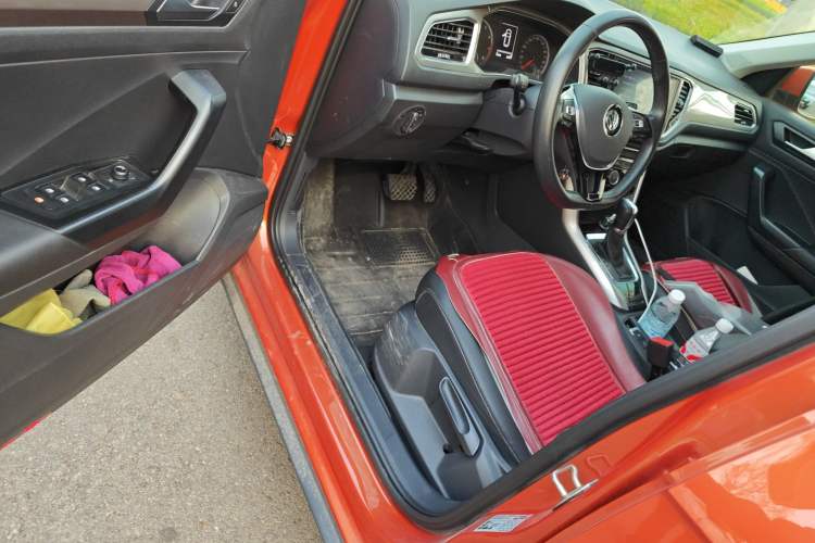 Used Volkswagen T-ROC 2018 230TSI DSG Two-Wheel Drive Advanced Version China V Standard Driver Seat