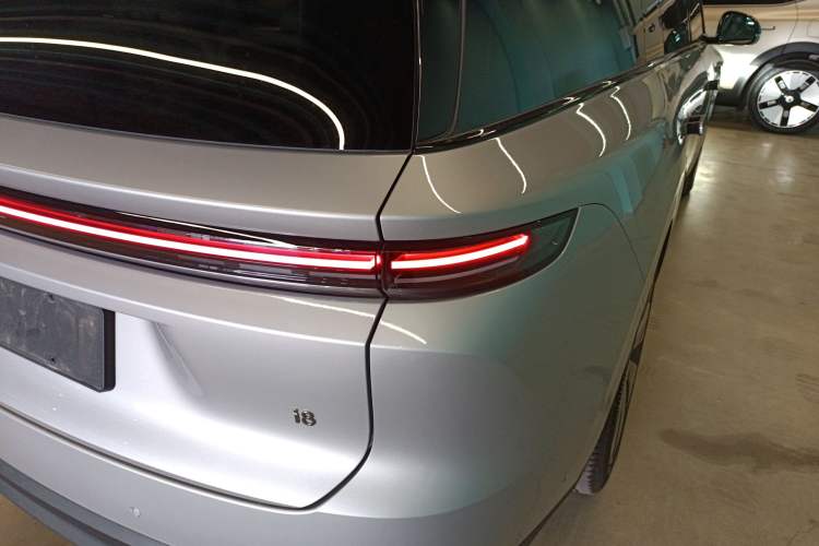 Used Li Auto Li Auto i8 2025 Model Standard Version
