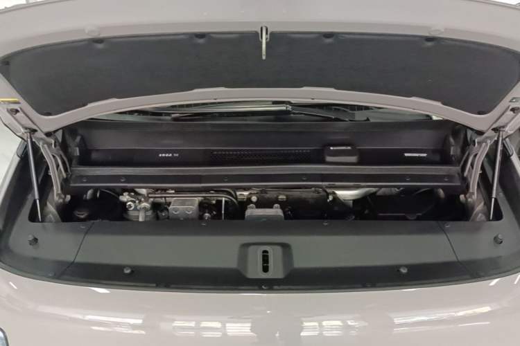 Used Li Auto MEGA 2024 Ultra Model Engine Bay