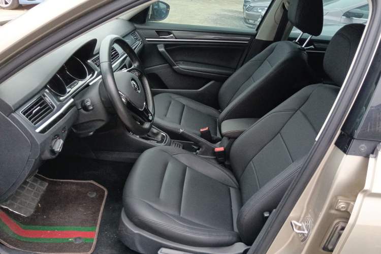 Used Volkswagen C-TREK 2018 1.5L Automatic Comfort Model Left Front Seat