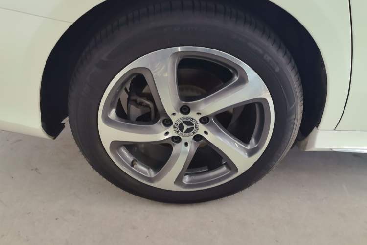 Used Mercedes-Benz E-Class 2018 Facelift E 200 L Sport Edition