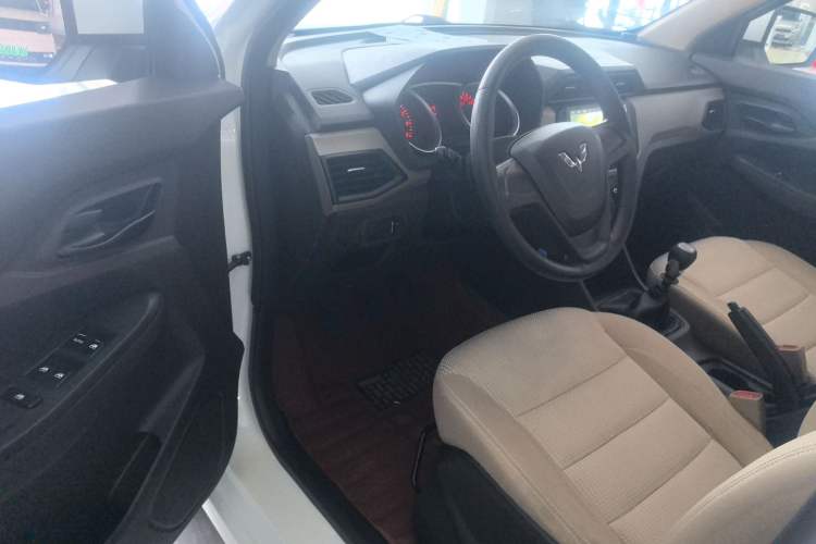 Used Wuling Hongguang 2019 1.5L S Standard Version China VI LAR Driver Seat
