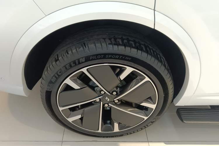 Used Li Auto L7 2025 Max Smart Refresh Edition Right Rear Wheel Hub