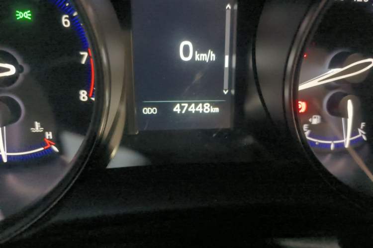 Used Toyota C-HR 2020 2.0L Leading Edition Odometer Close Up