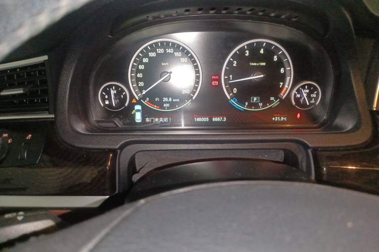 Used BMW 5 Series GT 2011 535i Elegant Edition Odometer Close Up