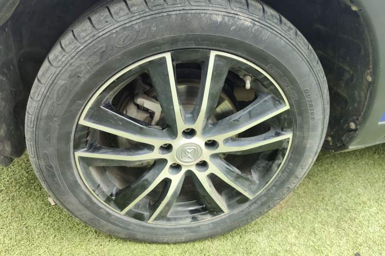 Used JMC Yusheng S330 2016 1.5L GTDi Automatic Two-Wheel Drive Flagship Edition Left Front Wheel Hub