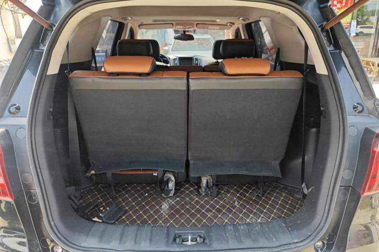 Used CHANGAN OSHAN CX70 2016 1.6L Manual Elite Model Trunk