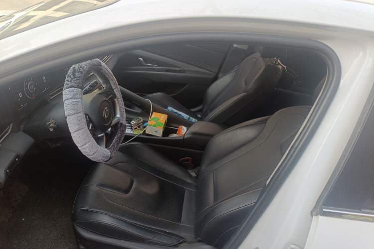 Used Hyundai Elantra 2021 1.5L CVT LUX Prestige Edition