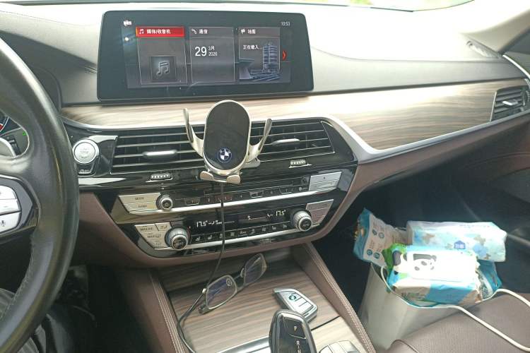 Used BMW 5 Series 2019 Facelifted 530Li Leading Edition Luxury Package Audio And AC Panel